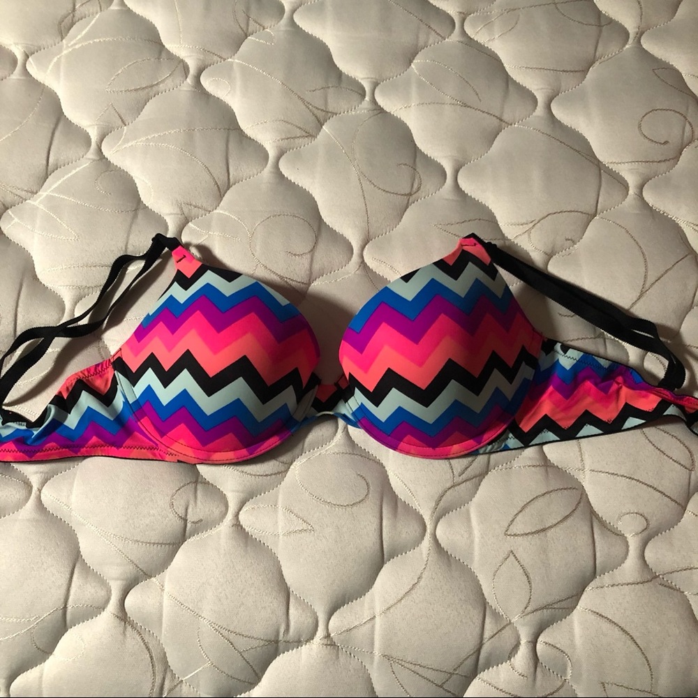 Victoria’s Secret PINK Everyday Push-up bra